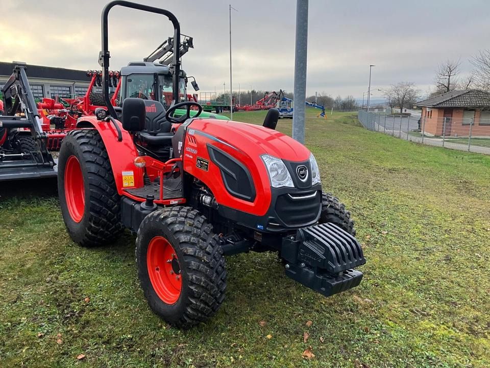 KIOTI Traktor DK 5020 wenig Stunden Rasenbereifung