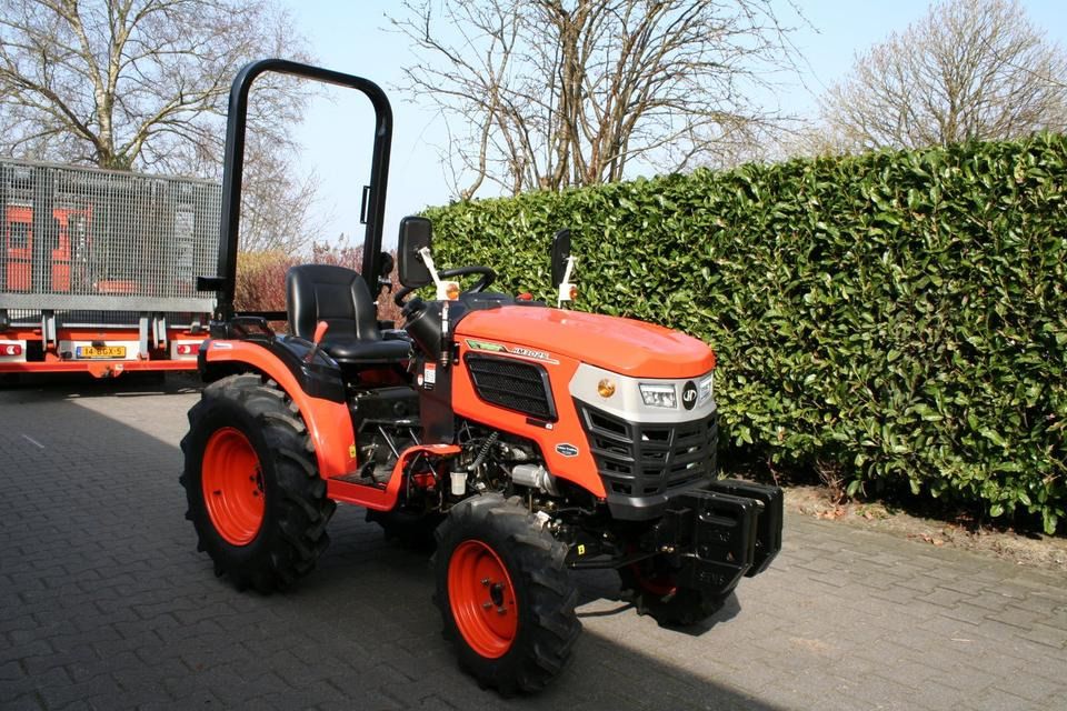 Kleintraktor Hinomoto HM3020