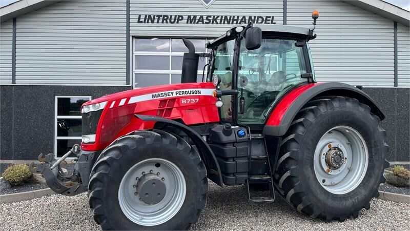 Massey Ferguson 8737 Dyna VT med frontlift
