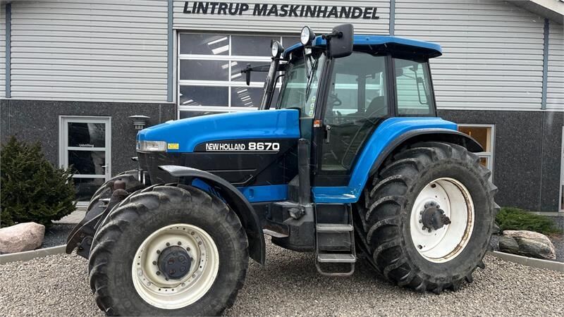 New Holland 8670 SuperSteer og frontlift